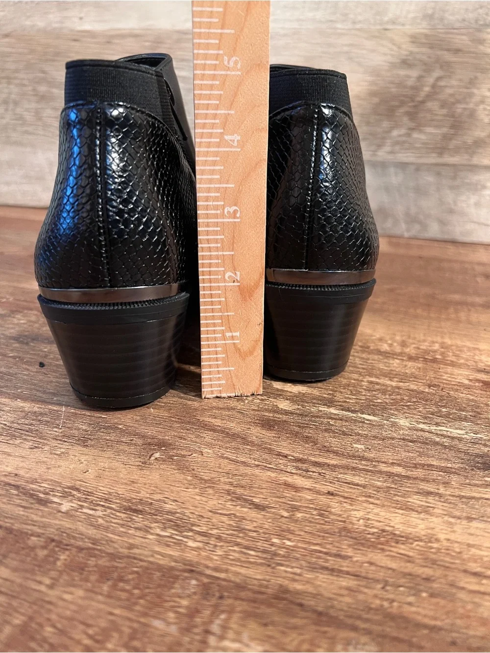 Simply Vera Vera Wang Black Ankle Boots Size 8 Block Heel Booties